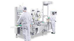 Syntegon-CPS-1900WTE-CPA410-mit-Bediener